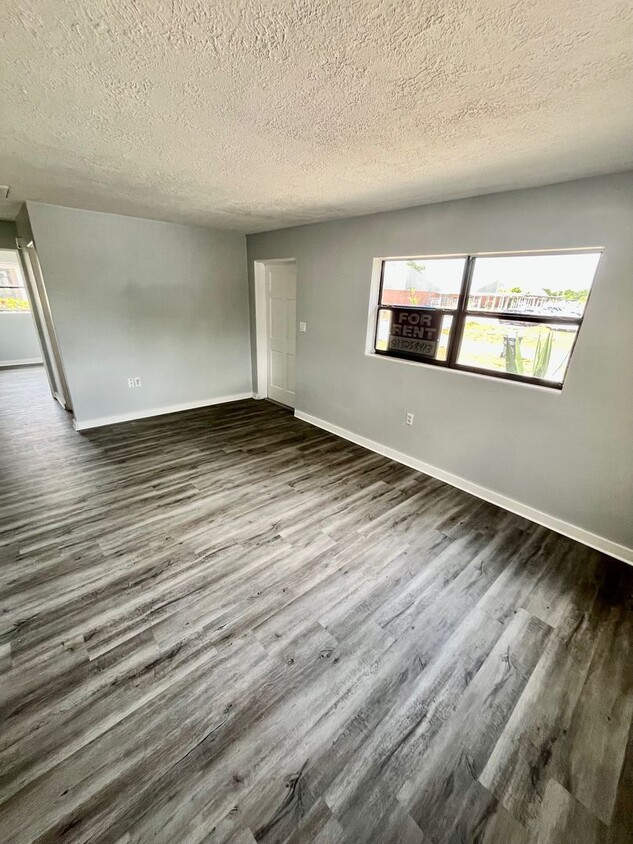 Foto principal - 916 Mt Airy Ave