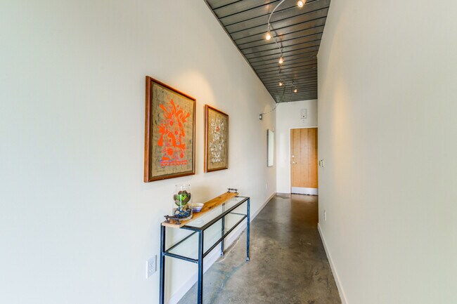 Photo - 620 Glen Iris Dr NE Apartment