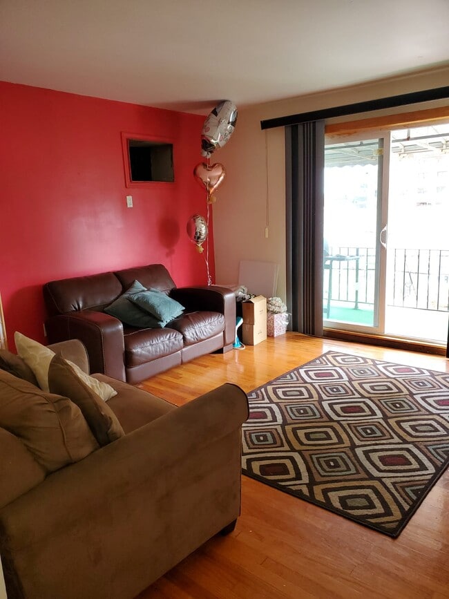 Foto del edificio - 7805 Park Ave