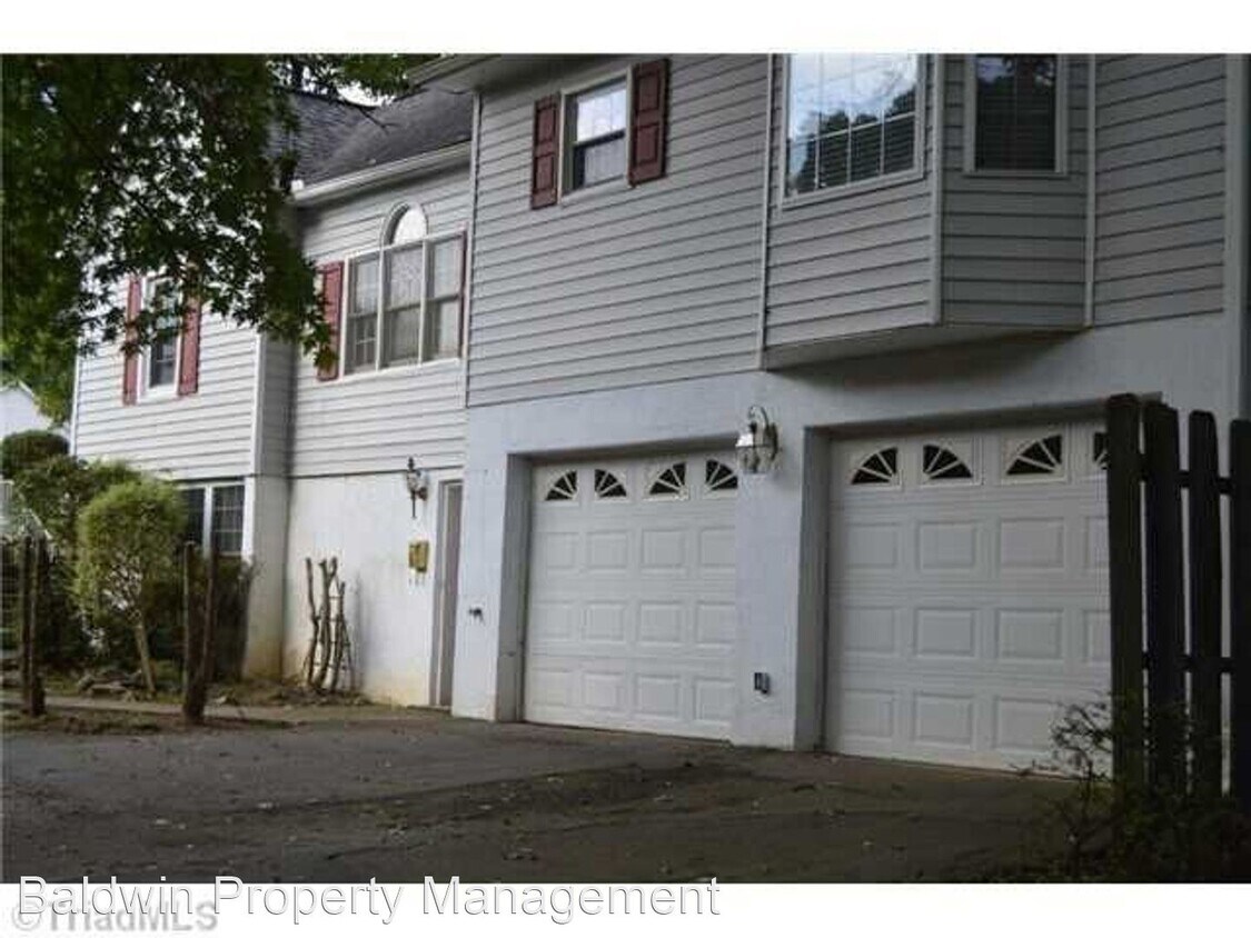 Foto del edificio - 2 br, 3 bath House - 629 Cloister Drive