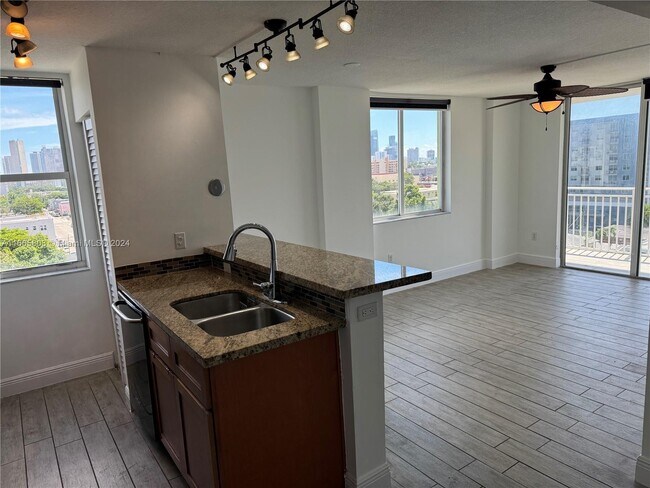 Foto del edificio - 219 NW 12th Ave