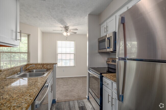 El Preakness - 1000SF - Cocina - Hunt Club Apartments