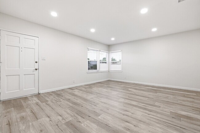 Foto del edificio - 3735 5th Ave