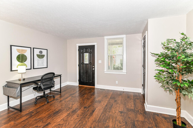 Entrance - 1711 Union St
