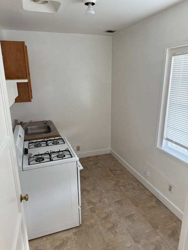 Foto del edificio - 329 N Chapel Ave