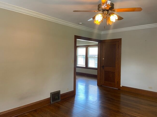 Foto del edificio - 2173 Wyandotte Ave