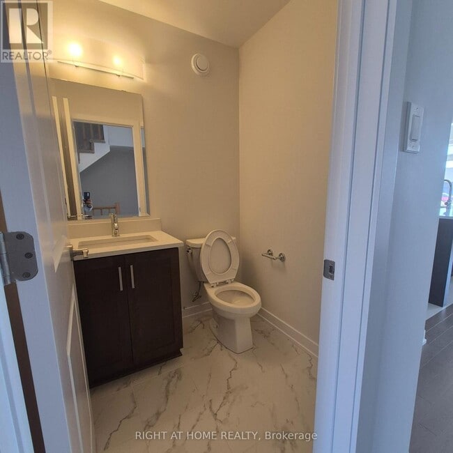 Building Photo - 102 Ploughshare Rd