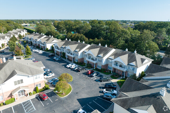 Foto del edificio - Village Estates