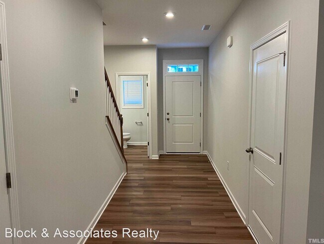 Building Photo - 3 br, 2.5 bath House - 808 Star Ridge Drive