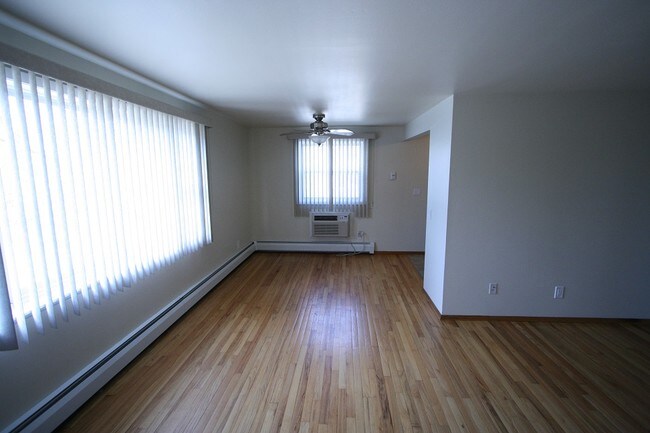 Foto del edificio - 4916 Camden Rd