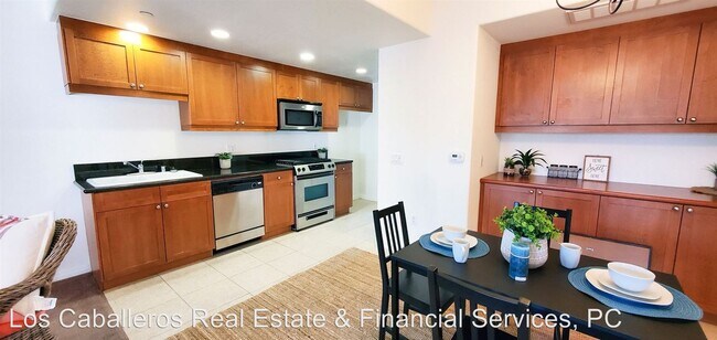 Foto del edificio - 17230 Newhope St