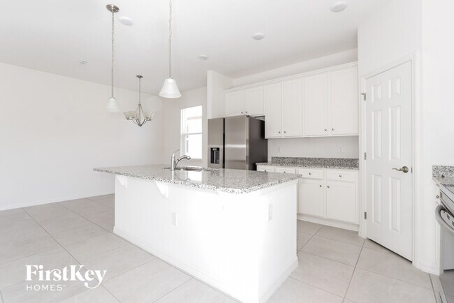 Foto del edificio - 519 Crown Rose Dr