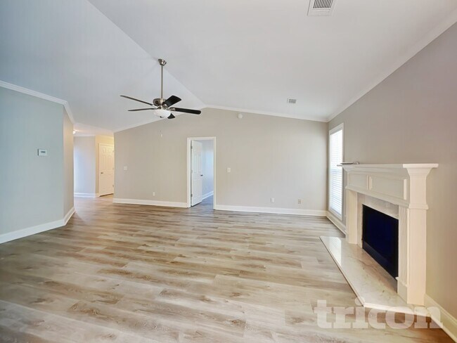 Building Photo - 654 Palmer Ct