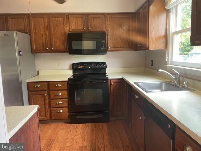 Building Photo - 154 Trotters Lea Ln