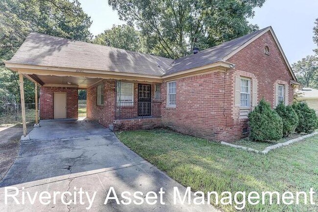 Foto del edificio - Charming 3-Bedroom Home with Fenced Yard & Original Hardwood Floors – Frayser, Section 8 Welcomed!
