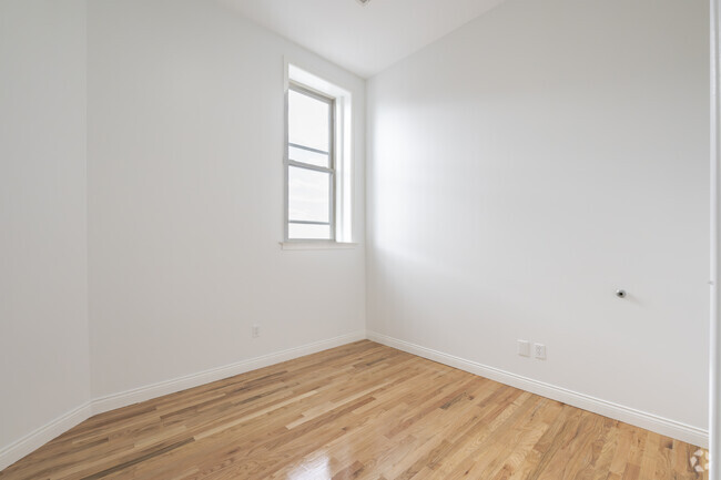 160 Main St - 1 BD 1 BA - Rao Building