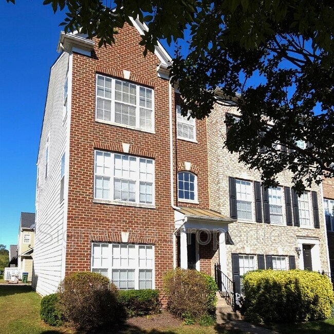 Building Photo - 1112 Hampton St