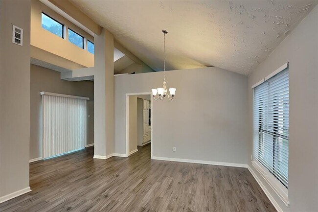 Foto del edificio - 6230 Billington St