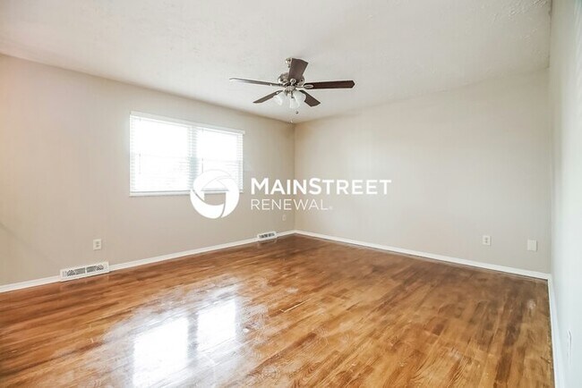 Foto del edificio - 3 Bedroom Pet-Friendly Home in Columbus, OH with Main Street Renewal