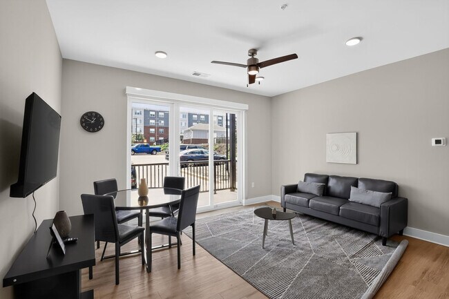 Foto del edificio - 1004 Park View Greer Cir