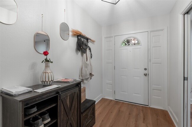 Building Photo - 1701 Ave R