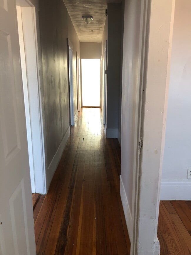 Building Photo - 103 Intervale St