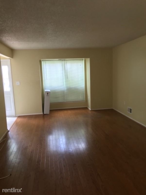 Building Photo - 3 br, 2.5 bath Townhome - 17 Dartmouth Way