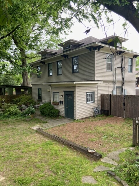 Building Photo - 1694 Overton Park Ave