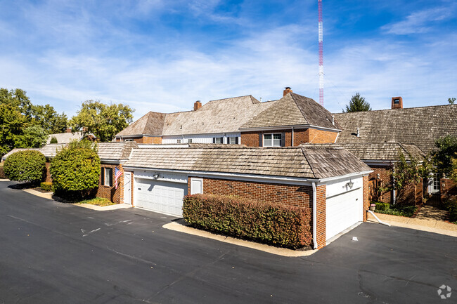 Building Photo - Corinth Downs Compton Court