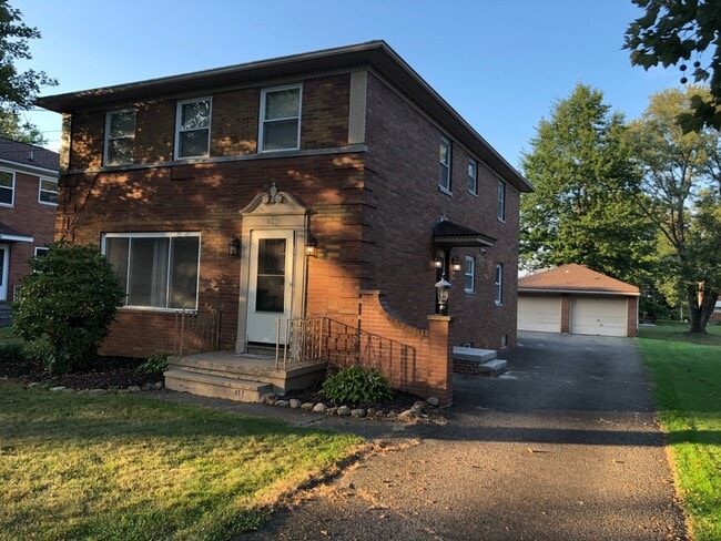 Foto del edificio - 2881 Chamberlain Rd