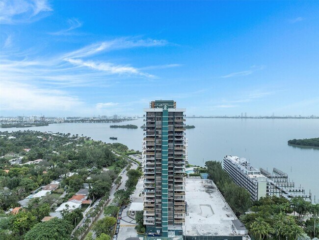 Foto del edificio - 780 NE 69th St