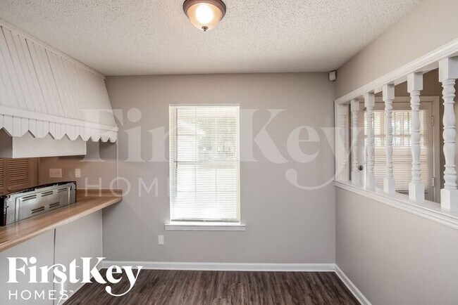 Building Photo - 6756 Burlingame Dr