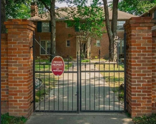 Building Photo - 1023 Scott St