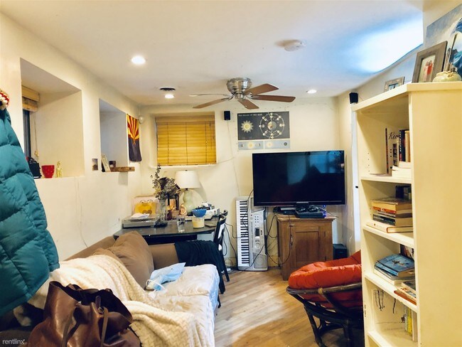Building Photo - 1 br, 1 bath  - 2126 W Potomac Ave Apt Gr