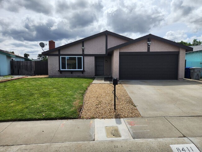 Foto del edificio - Completely Remodeled House In Mira Mesa