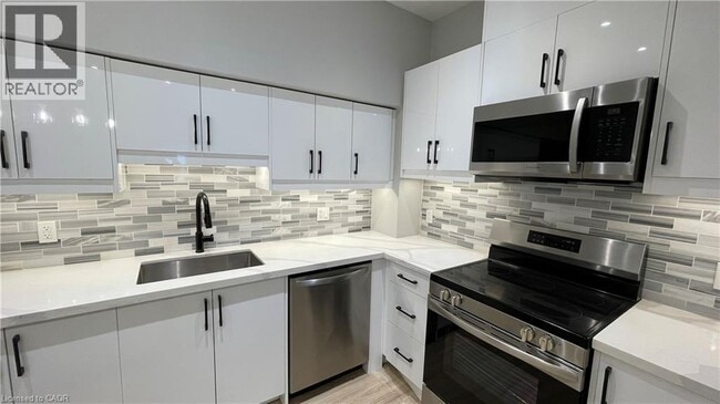 Building Photo - 69 E Main St