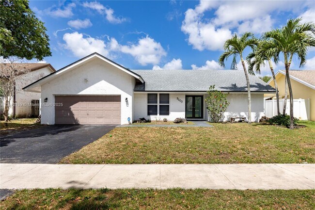 Foto del edificio - 2400 NW 103rd Ave