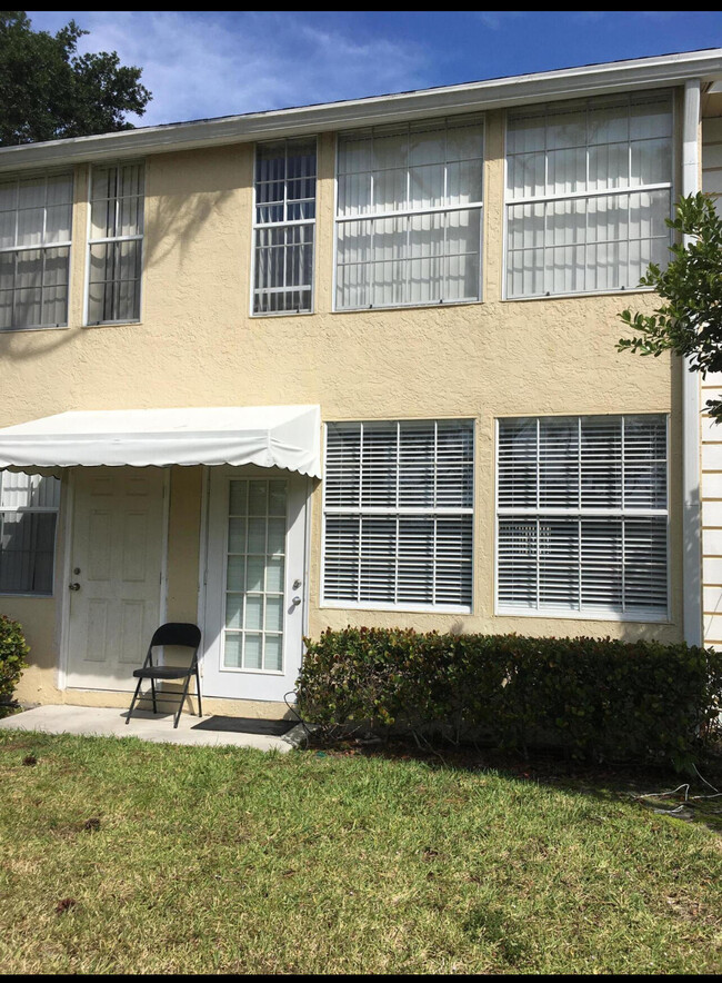 Foto del edificio - 803 Palm Beach Trace Dr