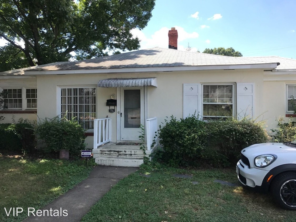 Foto principal - 3 br, 1 bath House - 706 E Belt Blvd