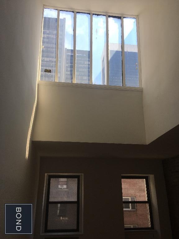 Building Photo - 52 W 55th St