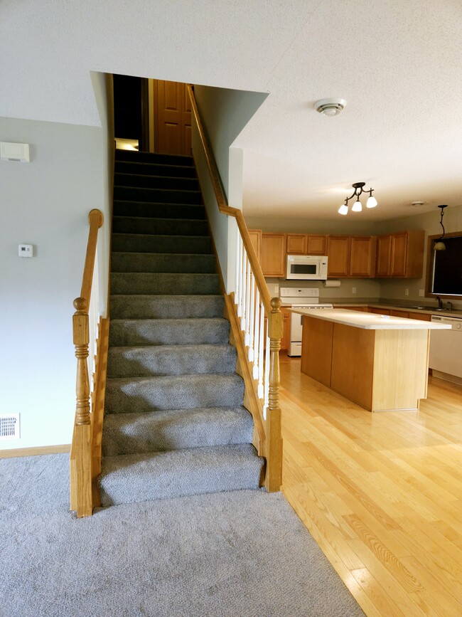 Building Photo - 434 Cedar Pl