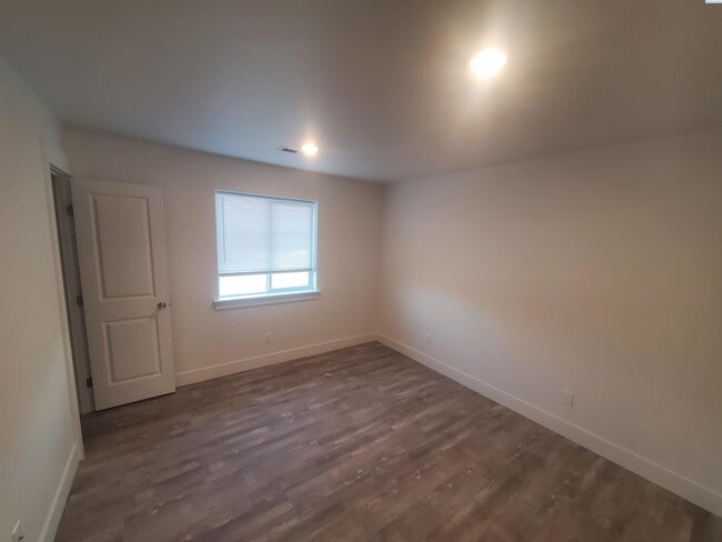 Building Photo - Brand new for rent