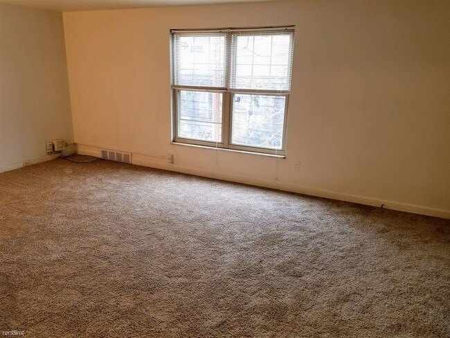 Foto del edificio - 2 br, 1 bath Apartment - 181 Pennwood Avenue