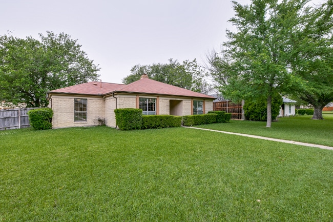 Photo - 1607 Heather Glen Ct House