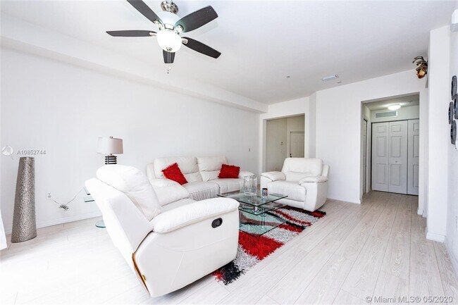 Foto del edificio - 8800 NW 107th Ct