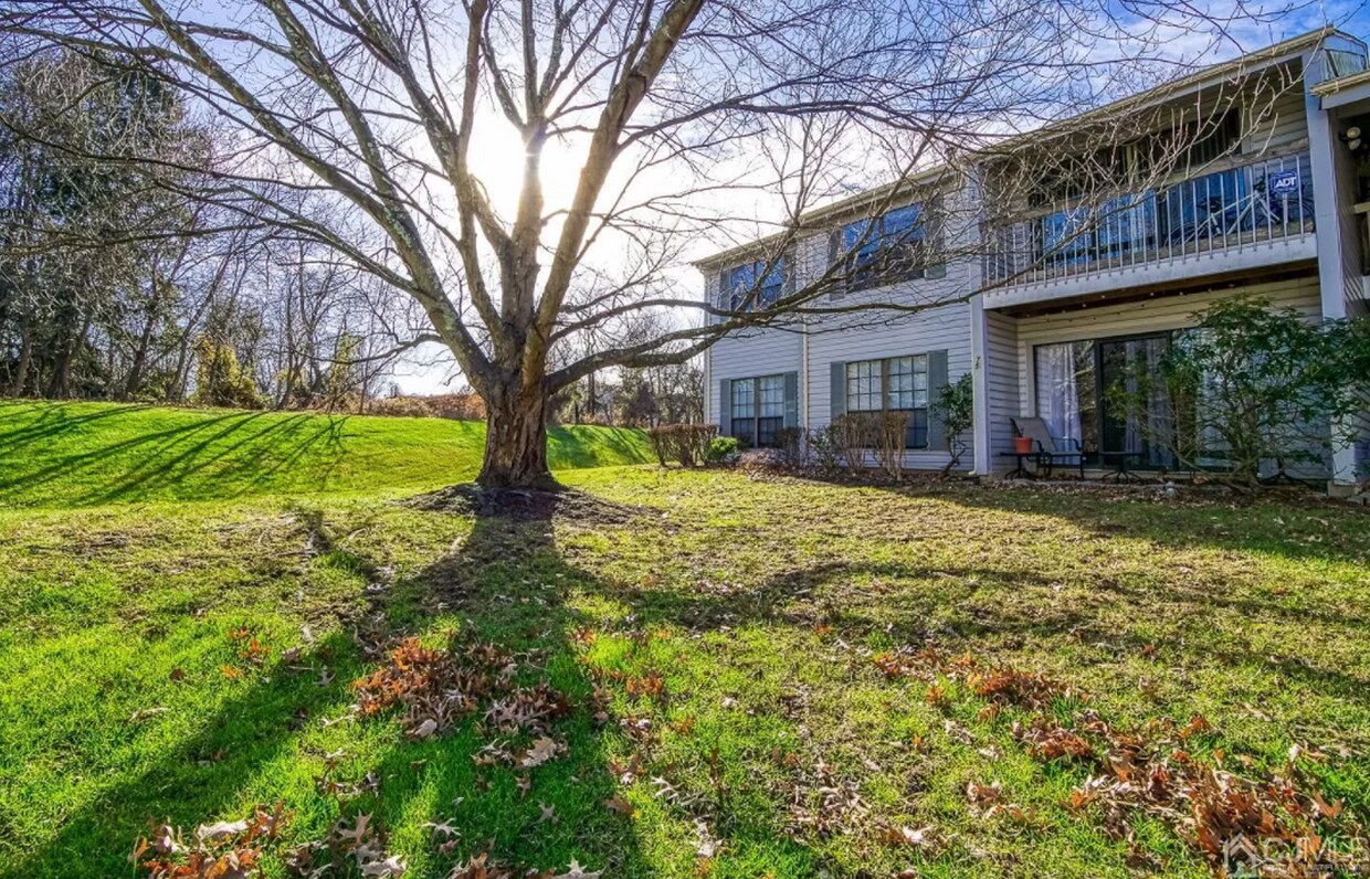 Primary Photo - 79 Crabapple Ln