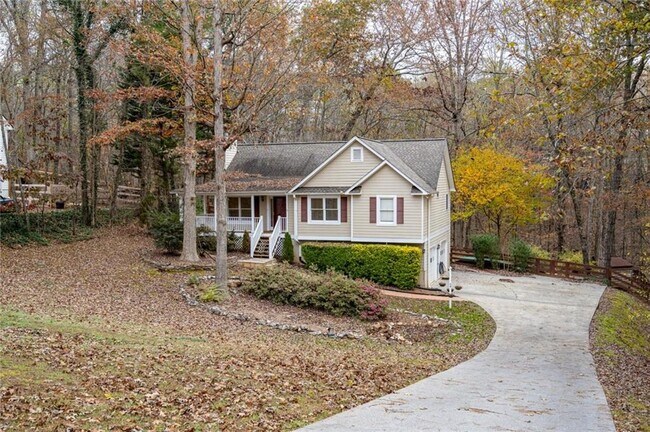 Foto del edificio - 225 Hawkins Farm Cir