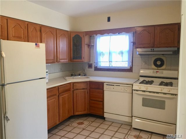 Primary Photo - 157-33-157-98 98th St