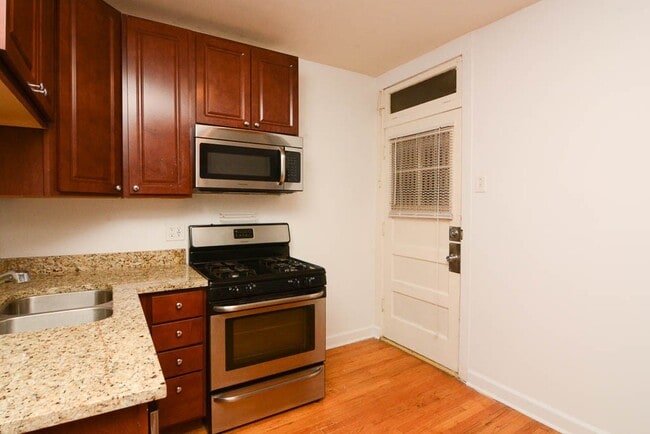 Foto del edificio - 2122 W Ainslie St
