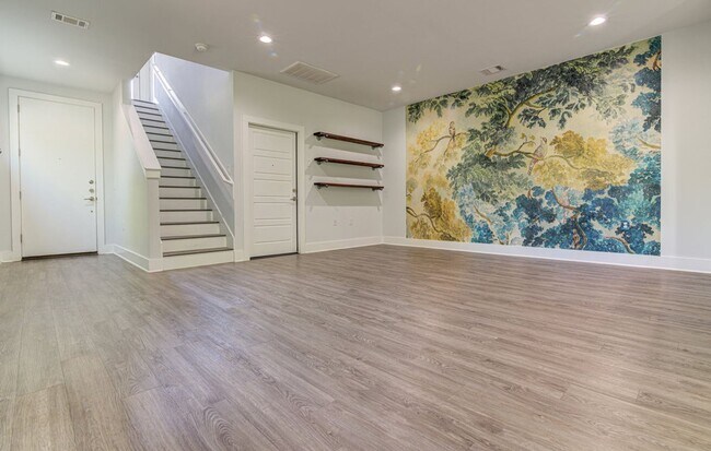 Foto del edificio - Super Cute South Austin 3/2.5 Condo, built...